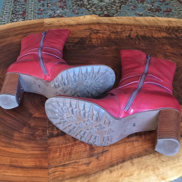 Cute red Boots! - Picture 5 of 5